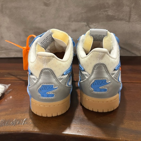 Nike Air Rubber Dunk Off-White UNC - Picture 2 of 10